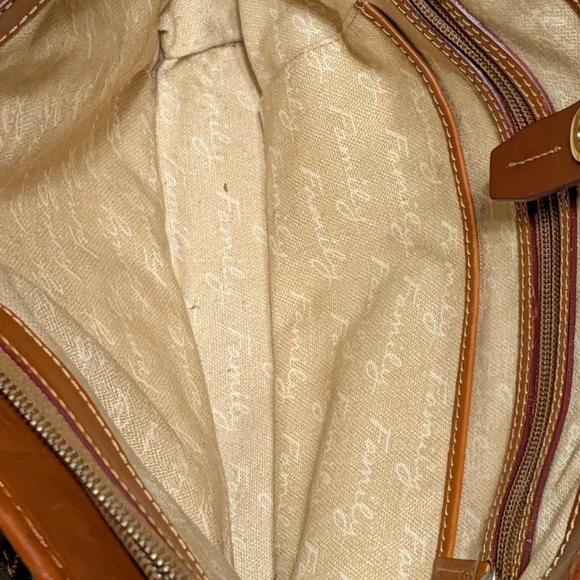Retired Dooney & Bourke Duck Dynasty Tan Canvas with Brown Leather Logo Patch - Picture 6 of 10